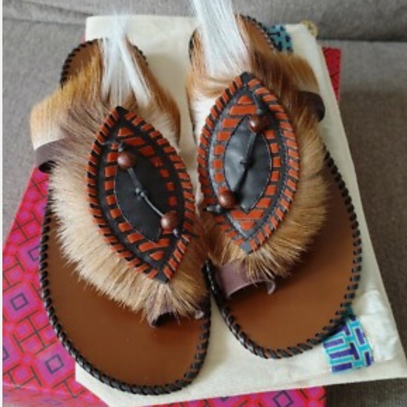 Tory Burch Shoes - 🤍New Tory Burch Phoenix Open Toe Natural Fur Sandals🤍